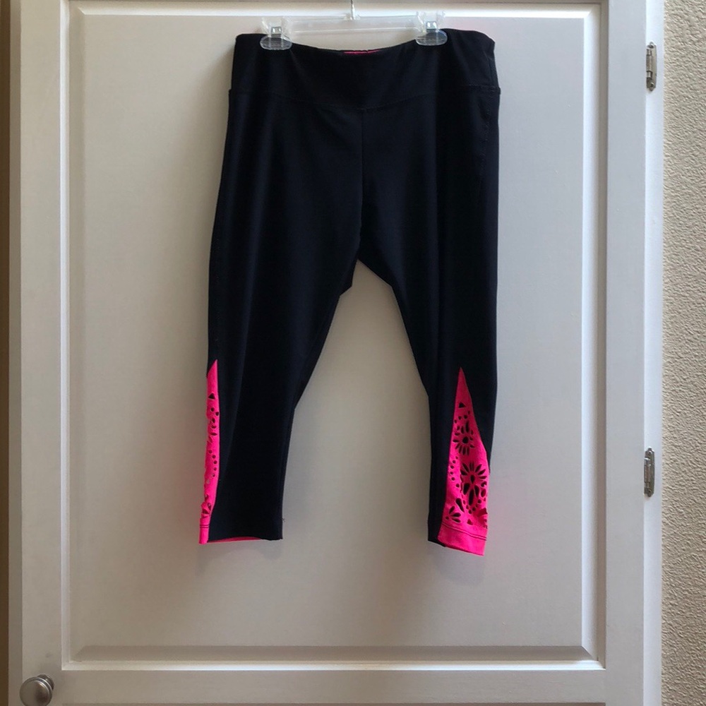 Women’s workout capri pants size L